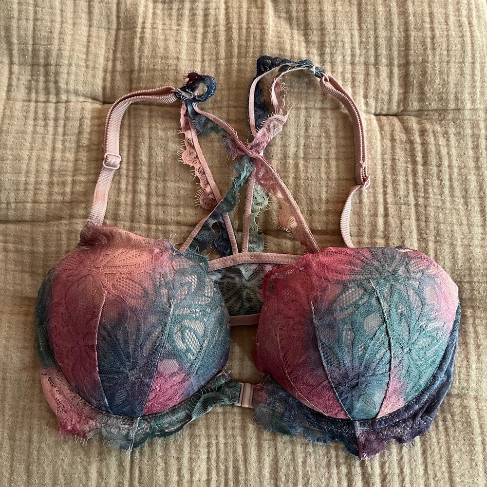 Like-New Victoria’s Secret PINK Date Racerback Push-Up Bra (Shimmery Tie-Dye!) 🦄